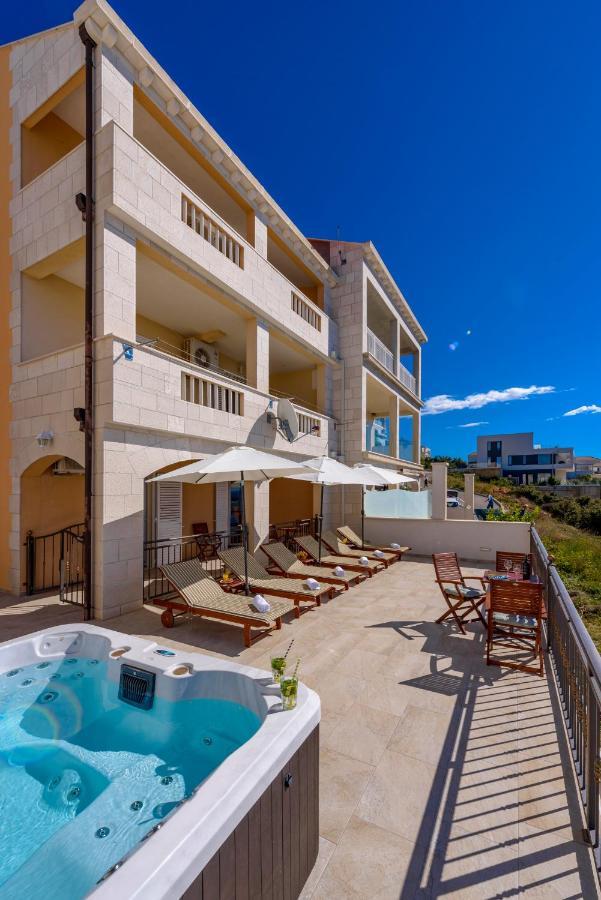 Apartments Mrkan 챠브타트 외부 사진
