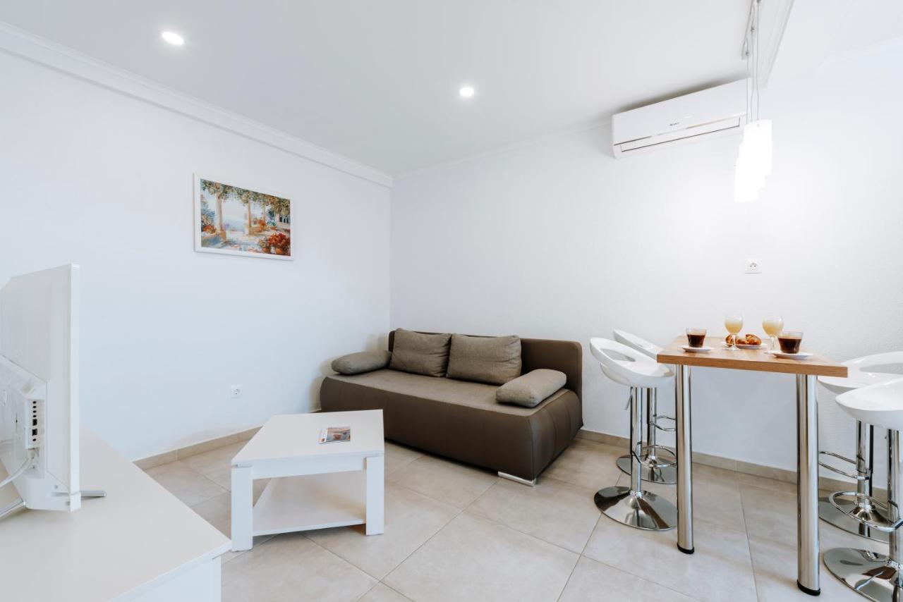 Apartments Mrkan 챠브타트 외부 사진